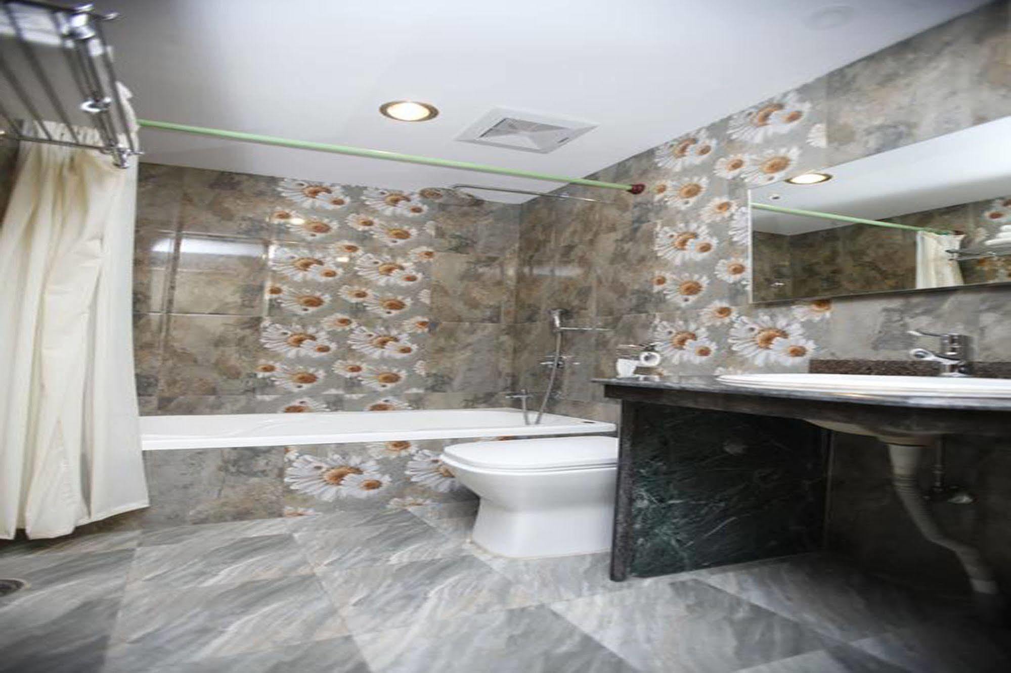 Hotel Dandelion Pokhara Exterior photo