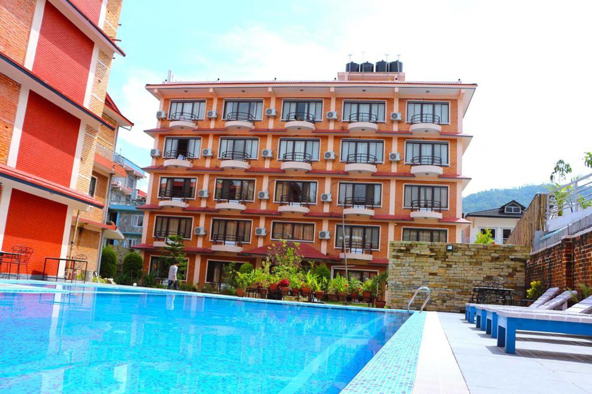 Hotel Dandelion Pokhara Exterior photo