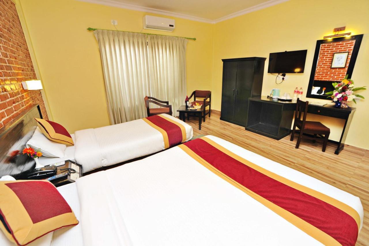 Hotel Dandelion Pokhara Exterior photo